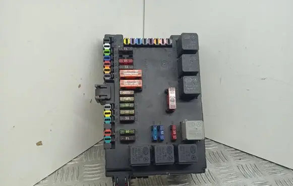 Mercedes-Benz S W221 Fuse module A2215451401