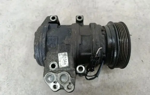 Hyundai Tucson JM Air conditioning (A/C) compressor (pump) 162501800J