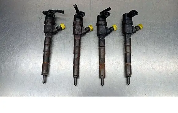 Opel Astra H Fuel injectors set 0445110243