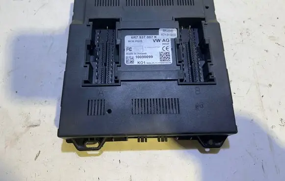 Skoda Fabia Mk2 (5J) Comfort/convenience module 6R7937087K 8409ABCMPQ25 10090099