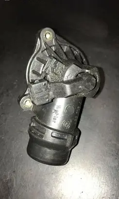 Thermostat/thermostat housing