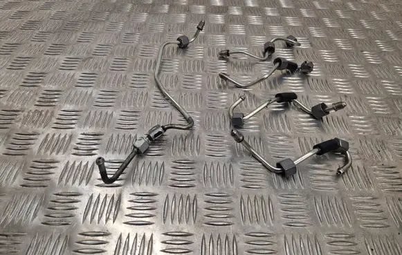 Renault Kadjar Fuel injector supply line/pipe 