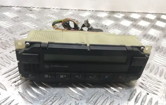 Volkswagen Golf IV Climate control unit 3B1907044B 566