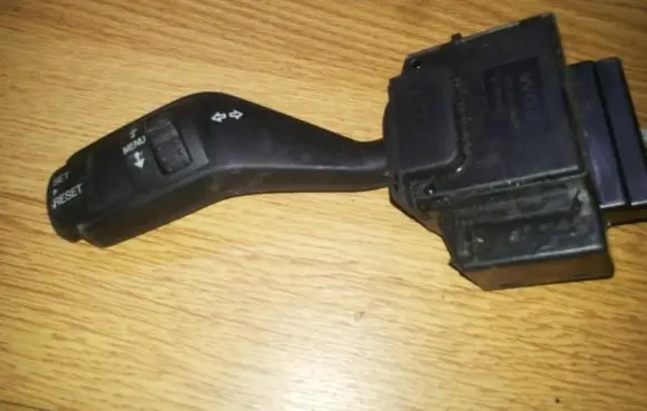 Ford Focus C-MAX Indicator stalk 4M5T13335BD