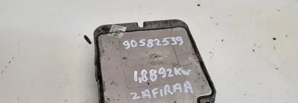 Opel Zafira A Engine control unit/module 90582539 48692K