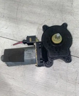 Volvo XC70 Rear door window regulator motor 0130821777