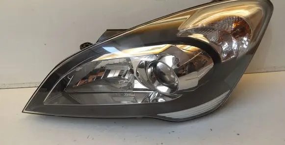 KIA Ceed Headlight/headlamp 921011H