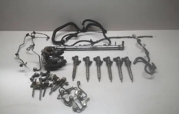 BMW 5 F10 F11 Fuel injection system set 0445010634 7823463 0445110617