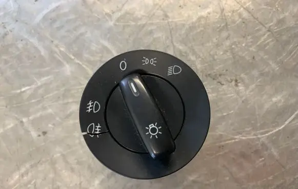 Volkswagen PASSAT B6 Light switch 1K0941431AJ
