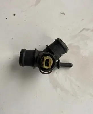 Volkswagen Golf IV Coolant temperature sensor 1K0121437