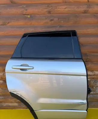 Land Rover Evoque I Rear door 