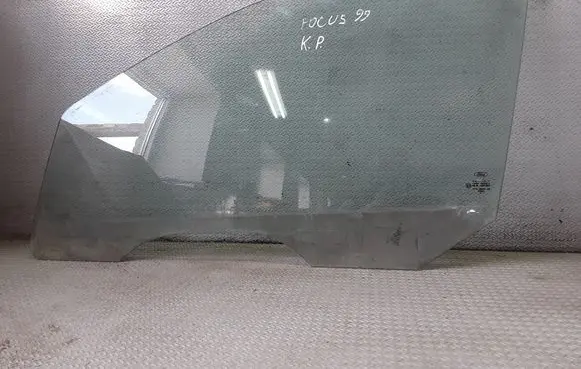 Ford Focus Front door window glass four-door