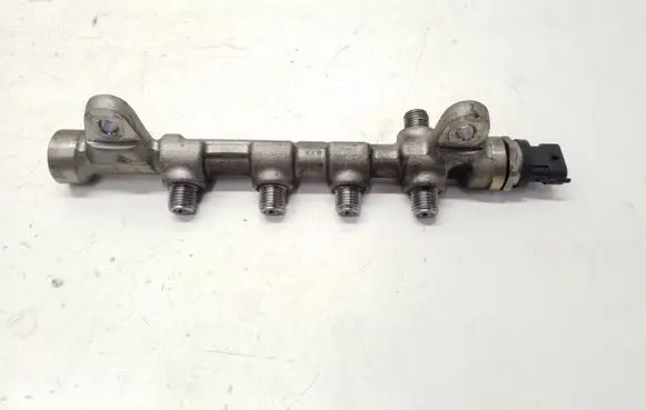 Opel Zafira C Fuel main line pipe 55576177 0445214221