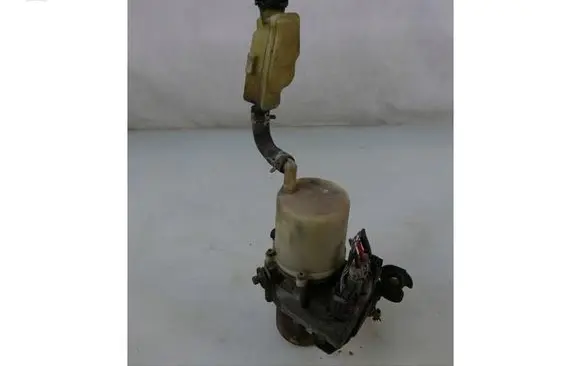 Mazda 3 I Power steering pump 044150656 BP4L32650H