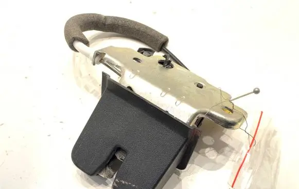 Volkswagen T-Roc Tailgate exterior lock 2GA827506A