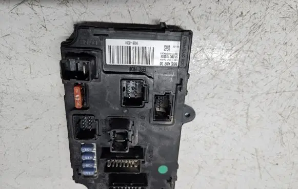 Peugeot 407 Fuse module BSCA0200 S120017003I