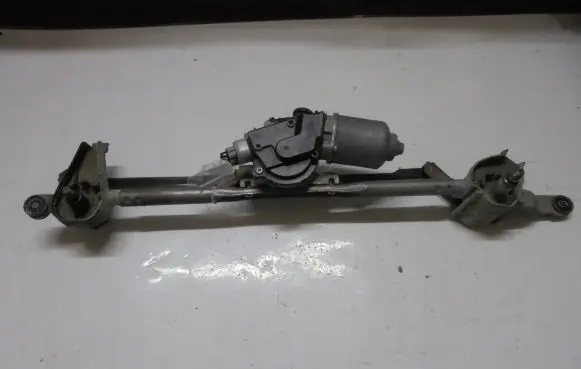 Front wiper linkage