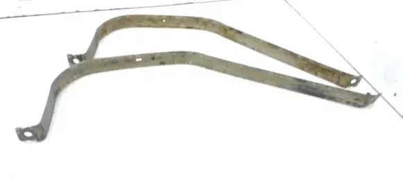 Fuel tank mounting bracket
