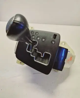 Hyundai Genesis Gear shifter/selector 467002MXXX