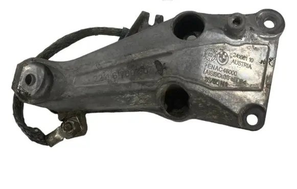 BMW 3 E90 E91 Engine mounting bracket 6760307 22116760307