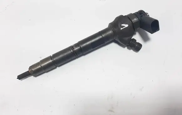Volkswagen PASSAT B7 Fuel injector 03L130277J