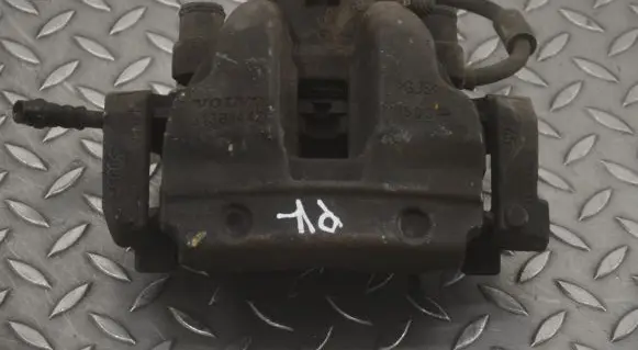 Volvo XC90 Front brake caliper 31381442