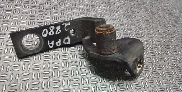 Ford Mondeo MK IV Front door lower hinge 6M21U22810AB