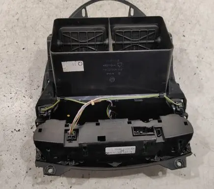 Mercedes-Benz E W211 Climate control unit 2118300085