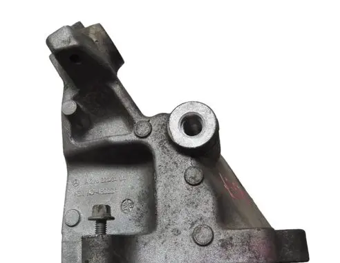 Mercedes-Benz C W205 Engine mounting bracket A2762233404