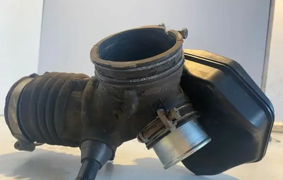 Intake resonator