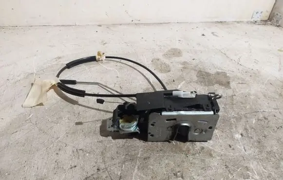 Volkswagen Fox Front door lock 