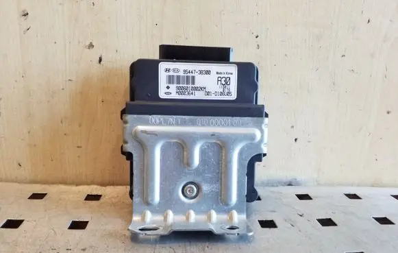 Hyundai ix35 Transfer box differential control unit 954473B300