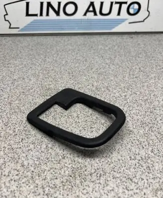BMW 3 E36 Front door handle cover 1960645