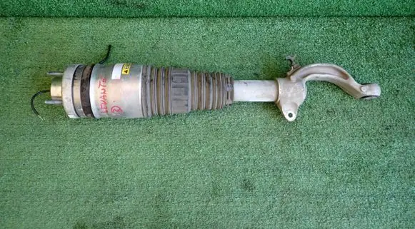 Maserati Levante Front shock absorber with coil spring 06700374370