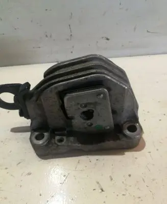 Volvo V70 Engine mount bracket 30776354