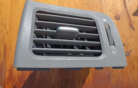 Nissan X-Trail T31 Dashboard side air vent grill/cover trim 68760JG00B