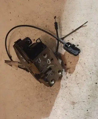 Renault Scenic II - Grand scenic II Front door lock