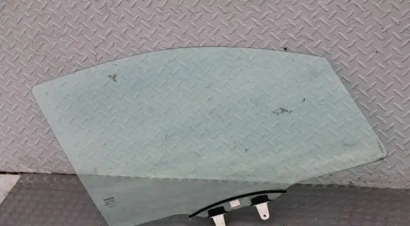 Suzuki SX4 S-Cross Sliding door window/glass SZYBADRZWIPASAERA