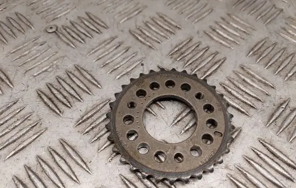 BMW 5 F10 F11 Timing chain sprocket 7568821