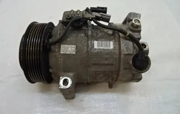 Nissan X-Trail T32 Air conditioning (A/C) compressor (pump) 926007FY0A