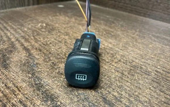 Ford C-MAX I Windscreen/window heater switch 96FG18C621AA
