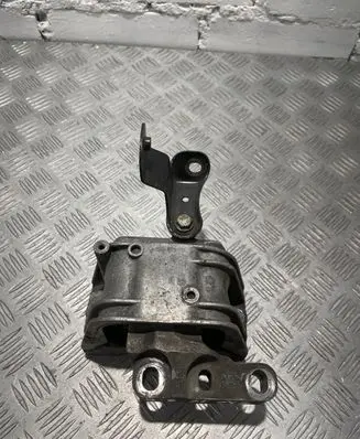 Volkswagen PASSAT B6 Engine mount bracket 1K0199262