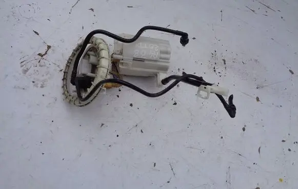 Audi A4 S4 B8 8K Fuel injection high pressure pump