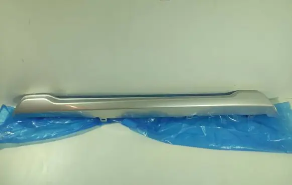 Front bumper splitter molding