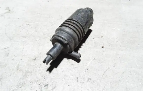 Audi A4 S4 B5 8D Windscreen/windshield washer pump 4A0955651