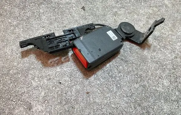 Tesla Model 3 Rear seatbelt buckle CZ721312B00388 6404440B 108593901E
