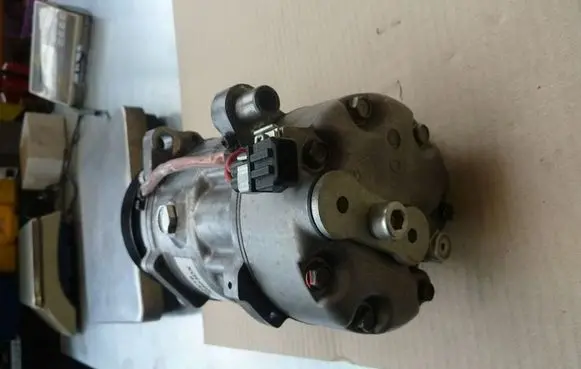 Audi 100 200 5000 C2 Air conditioning (A/C) compressor (pump) 1H0820803DXI