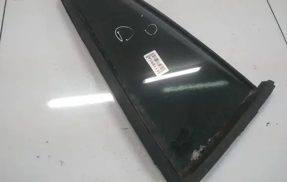 Toyota Corolla Verso AR10 Rear vent window glass AS3