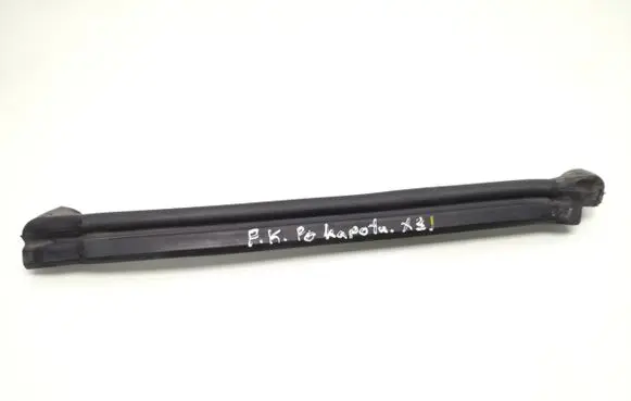 BMW X3 E83 Engine compartment rubber 8215894