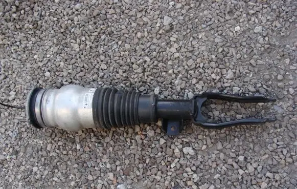 Maserati Grecale Front shock absorber/damper 06701818540
